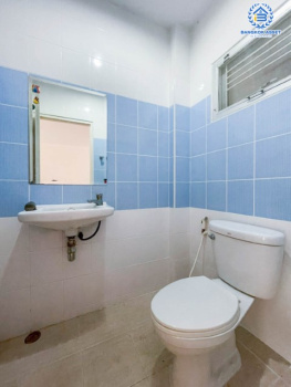 *****ทาวน์เฮ้าส์มือสองย่านนนทบุรี ม.สิรภัทร4 รัตนาธิเบศร์-ไทรม้า บ้านหลังใหญ่เนื้อที่เยอะถึง 27.7 ตร.ว. ฟังก์ชัน 3 ห้องนอน 2 ห้องน้ำ 2 ที่จอดรถ บนทำเลโซนเมือง ใกล้ทางด่วน "งามวงศ์วาน" และรถไฟฟ้าสายสีม่วง "สถานีไทรม้า" ราคาถูกเพียง 2 ล้านกลางๆ